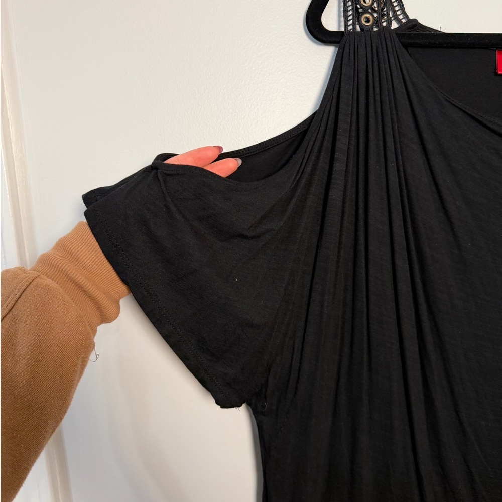 Jennifer Lopez Black Blouse with Lace Shoulders - Picture 4 of 6